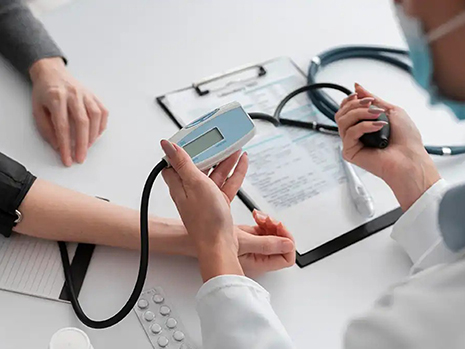 چطور فشار خون را در خانه درست اندازه بگیریم؟