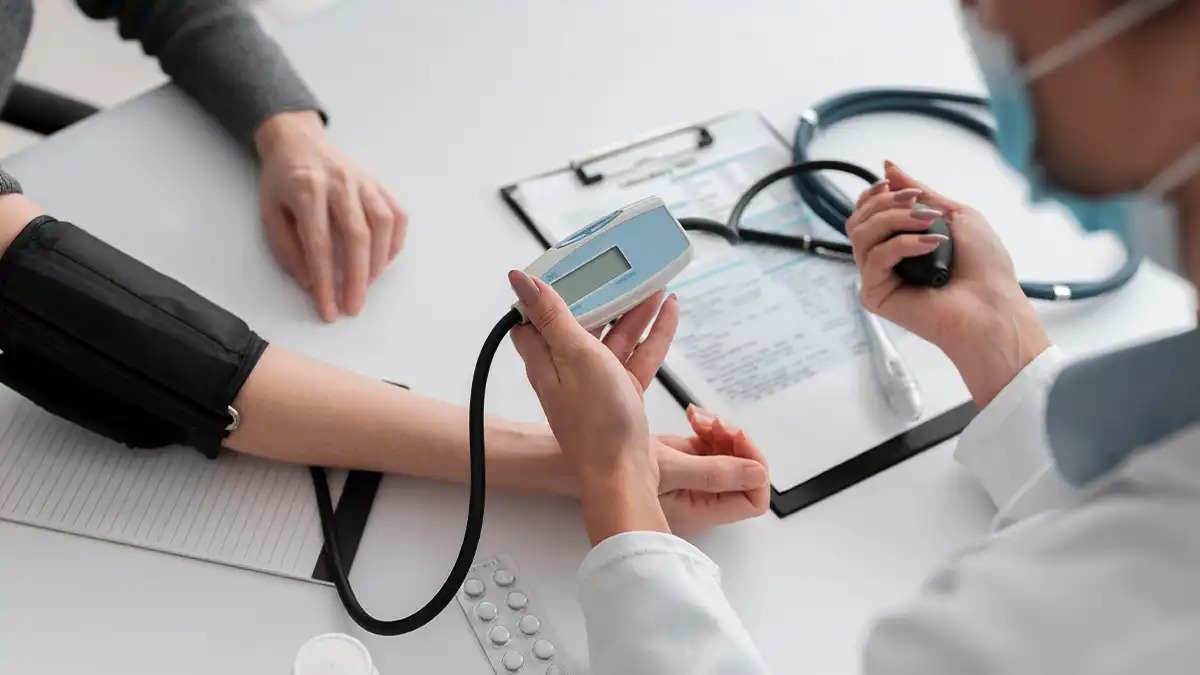 چطور فشار خون را در خانه درست اندازه بگیریم؟